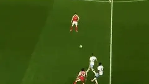 鹿晗分享观点：性别不应限制化妆，随性而为即可