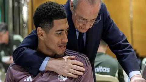 罗慕洛与柏杨冲突，裁判未判牌